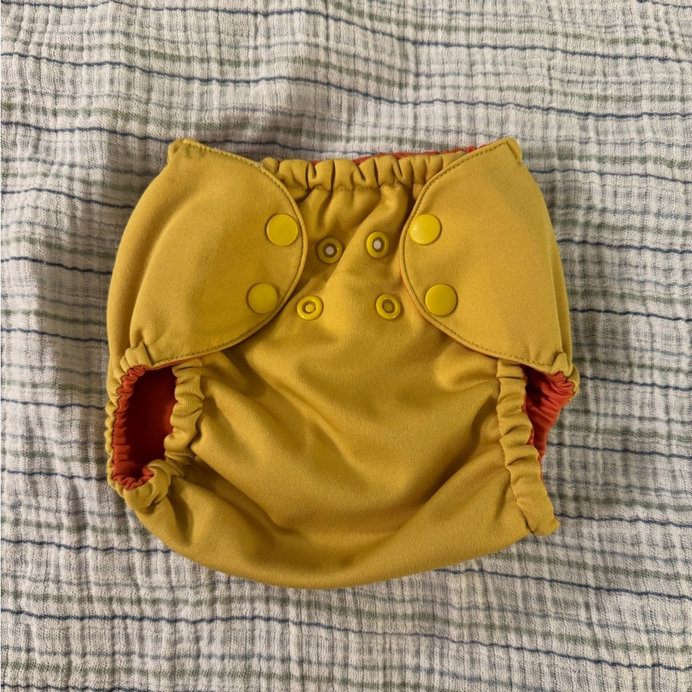 Esembly Yellow Size One Outer